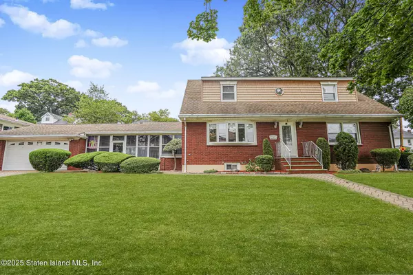 1 Macfarland AVE, Staten Island, NY 10305