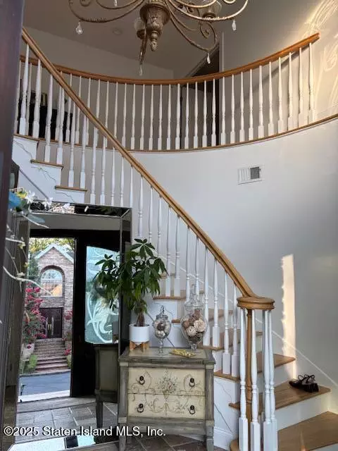 Staten Island, NY 10312,25 Blue Heron CT