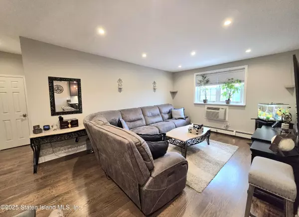 Staten Island, NY 10305,400 Maryland AVE #3d