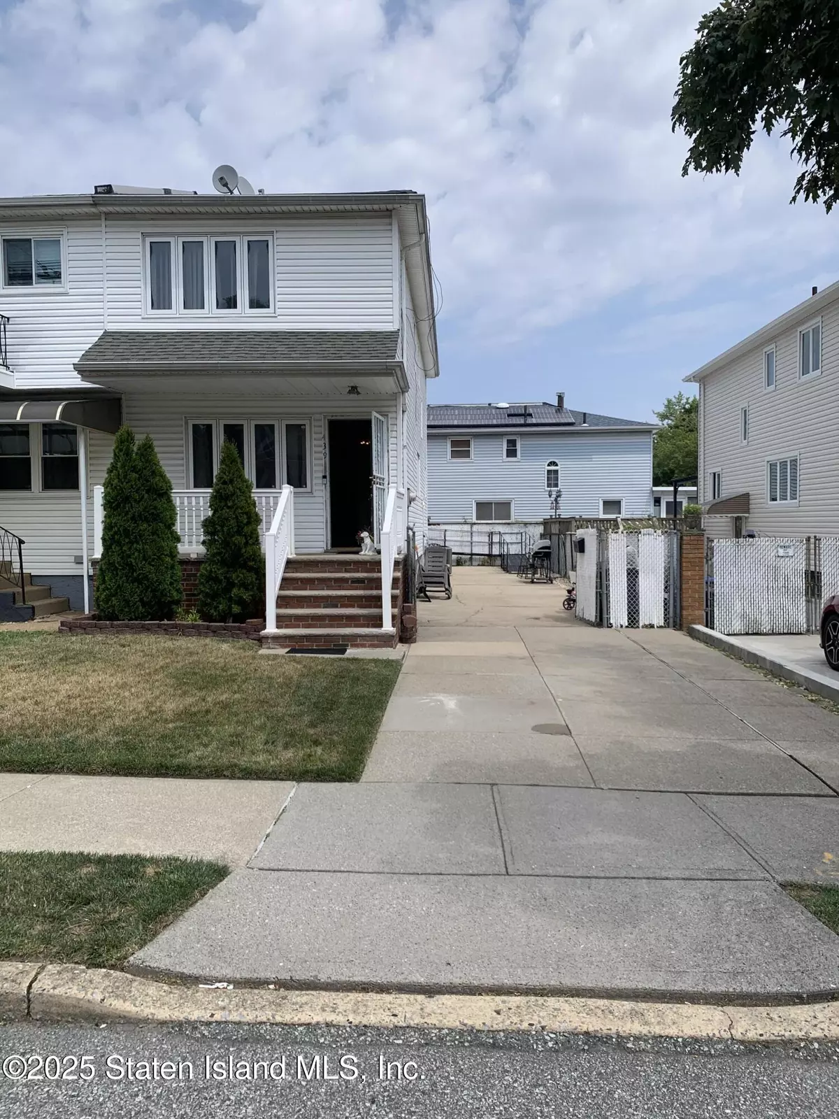 Staten Island, NY 10312,439 Retford AVE