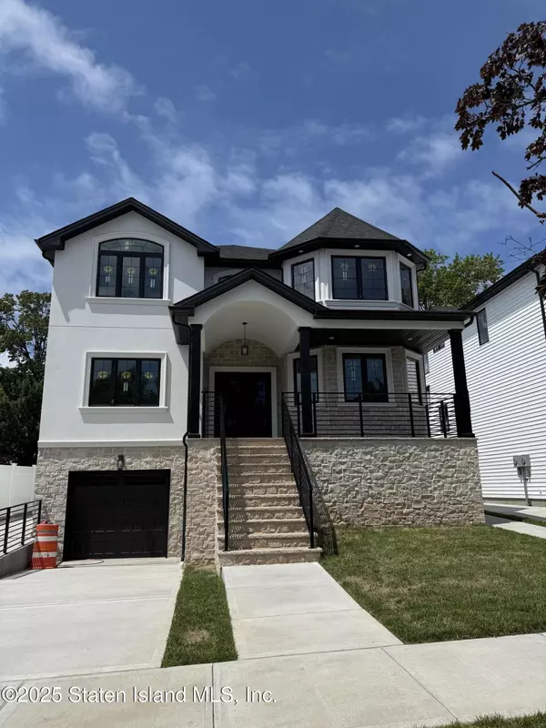 1047 Edgegrove AVE, Staten Island, NY 10309