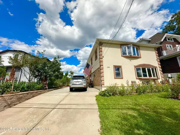 125 Ridgecrest AVE, Staten Island, NY 10311