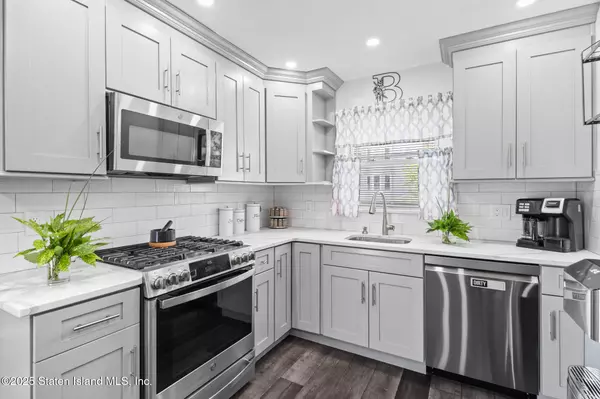 245 Fillmore ST, Staten Island, NY 10301