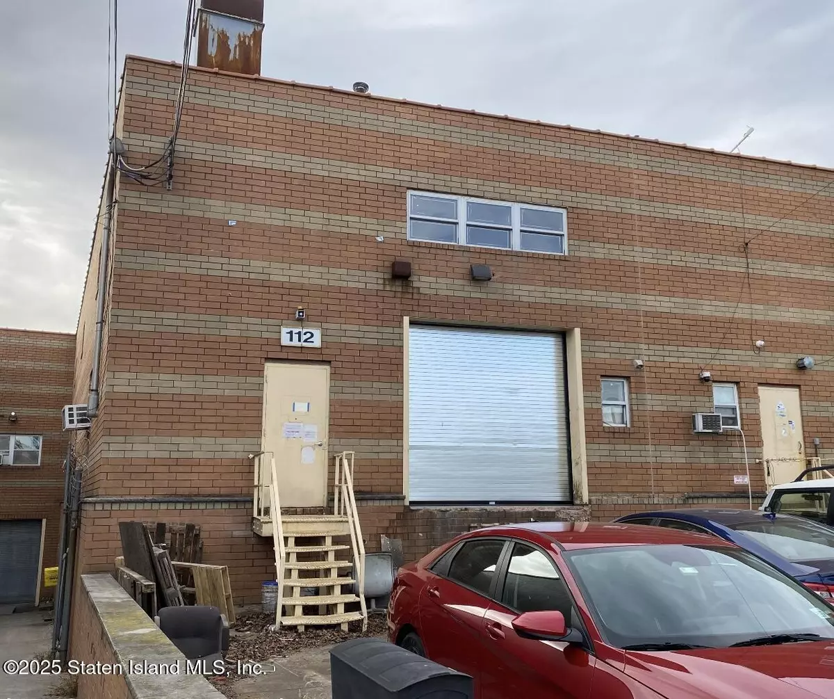 Staten Island, NY 10309,112 Industrial LOOP #B