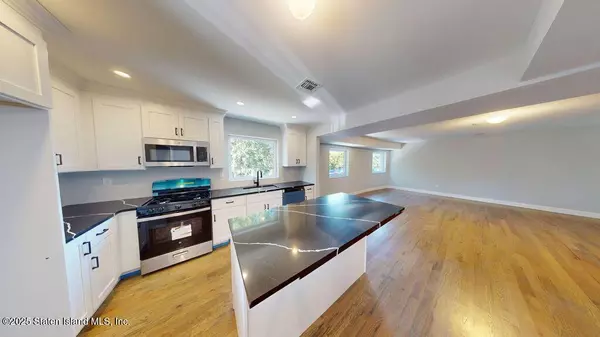 Staten Island, NY 10306,211 Ebbitts ST