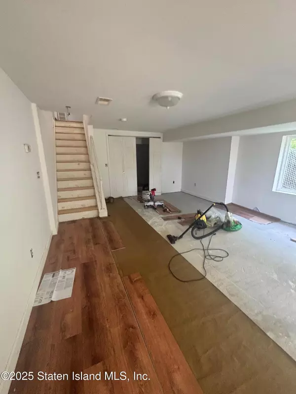 Staten Island, NY 10314,593 Van Duzer ST