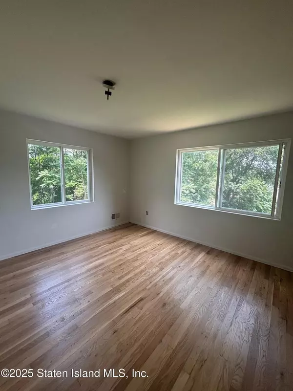 Staten Island, NY 10314,593 Van Duzer ST