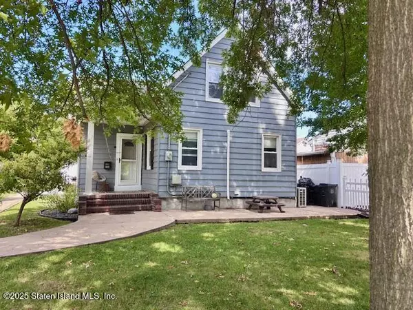 Staten Island, NY 10306,385 Isabella AVE