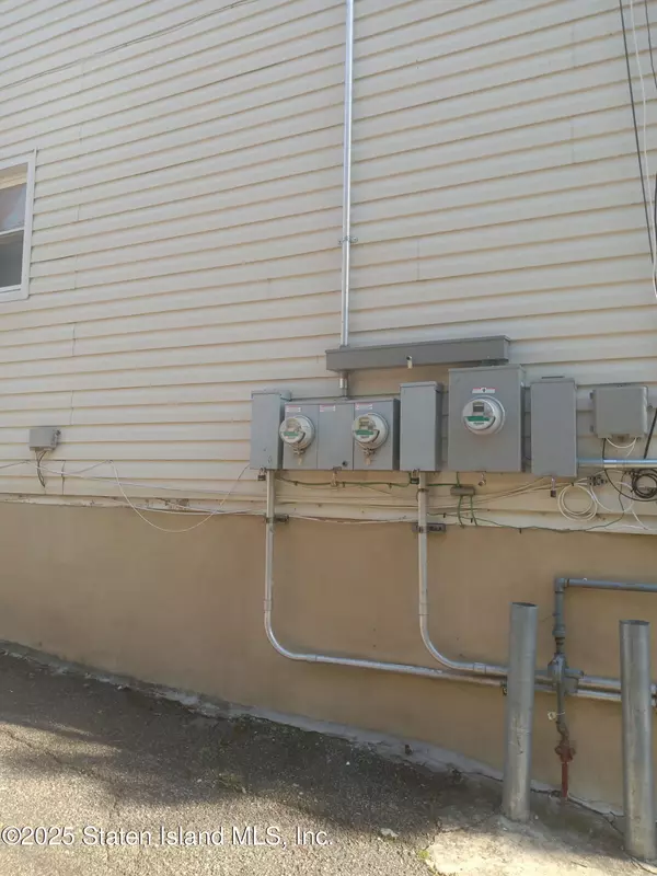 Staten Island, NY 10310,207 N Burgher AVE