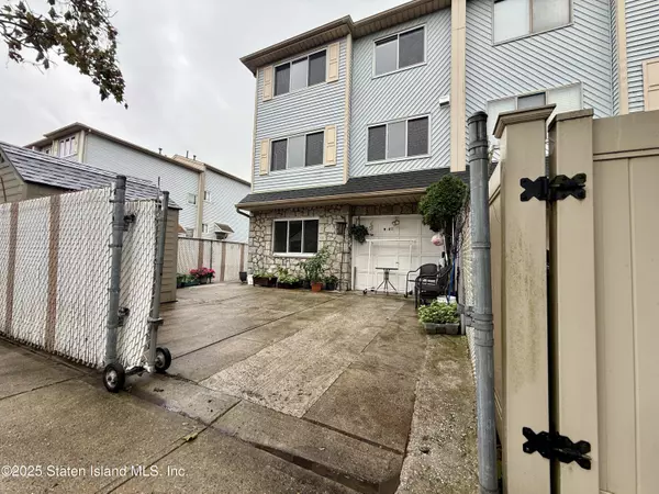 Staten Island, NY 10309,16 Wirt LN