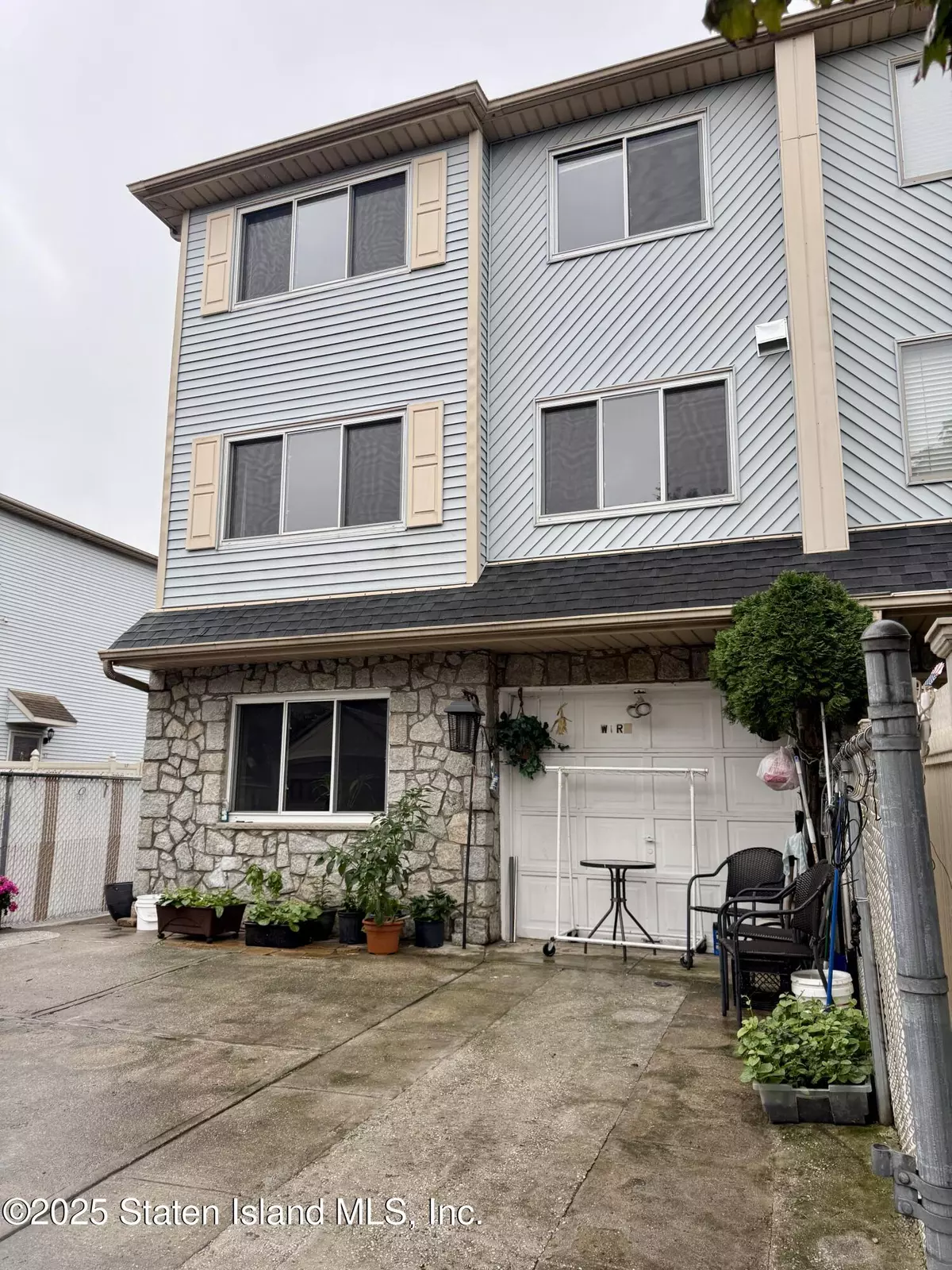 Staten Island, NY 10309,16 Wirt LN