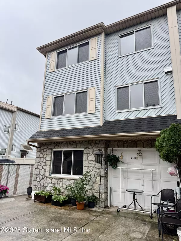 Staten Island, NY 10309,16 Wirt LN