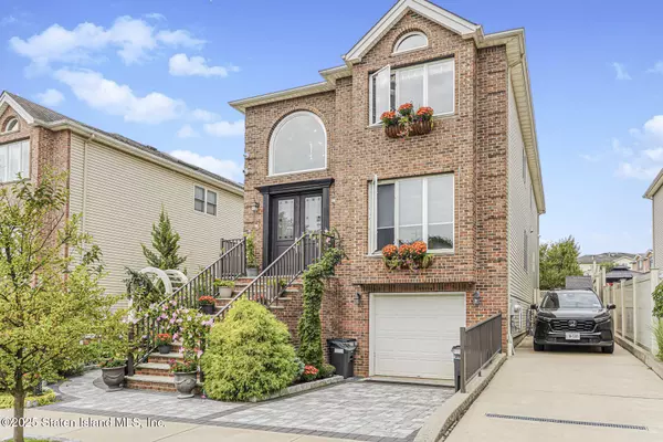 Staten Island, NY 10309,28 Brookside LOOP