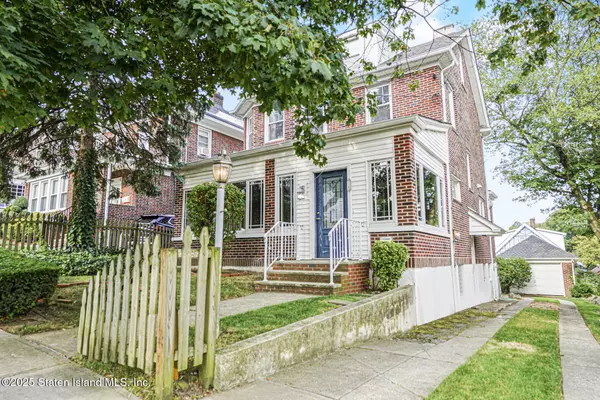 115 Oxford PL, Staten Island, NY 10301