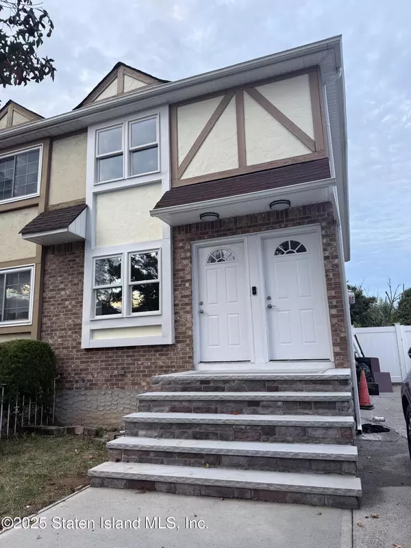 21 Luke Ct #1, Staten Island, NY 10306