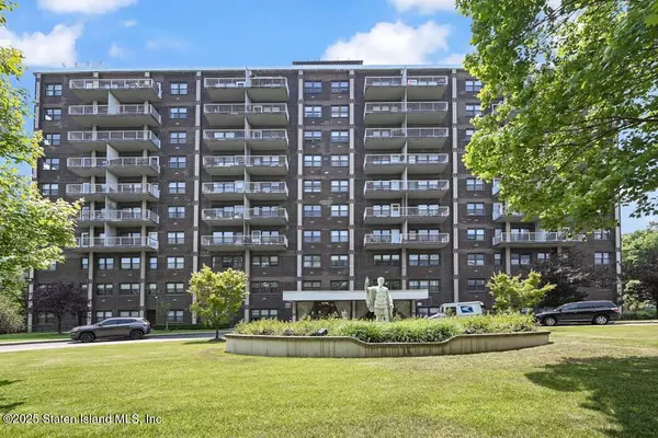 1100 Clove RD #2n, Staten Island, NY 10301