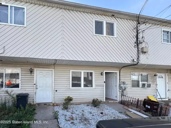 Staten Island, NY 10303,22 Betty CT