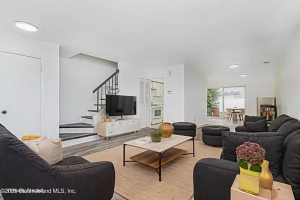 Staten Island, NY 10309,85 Cypress LOOP