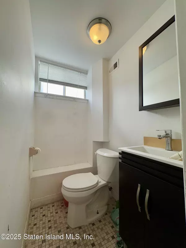 Staten Island, NY 10305,473 Clifton AVE