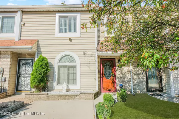 Staten Island, NY 10303,51 Adrianne LN