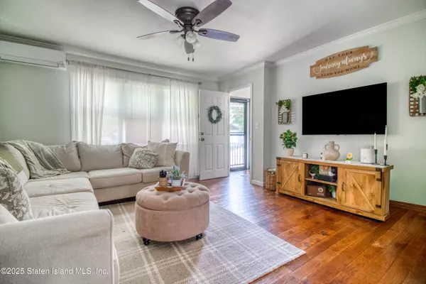 Staten Island, NY 10314,86 Clermont PL