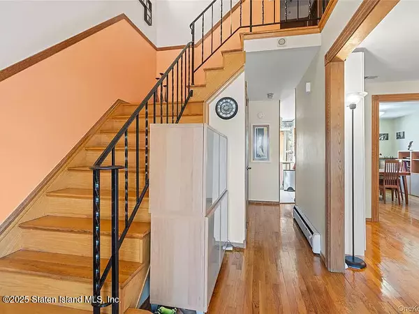 Staten Island, NY 10308,29 Ashwood Court CT