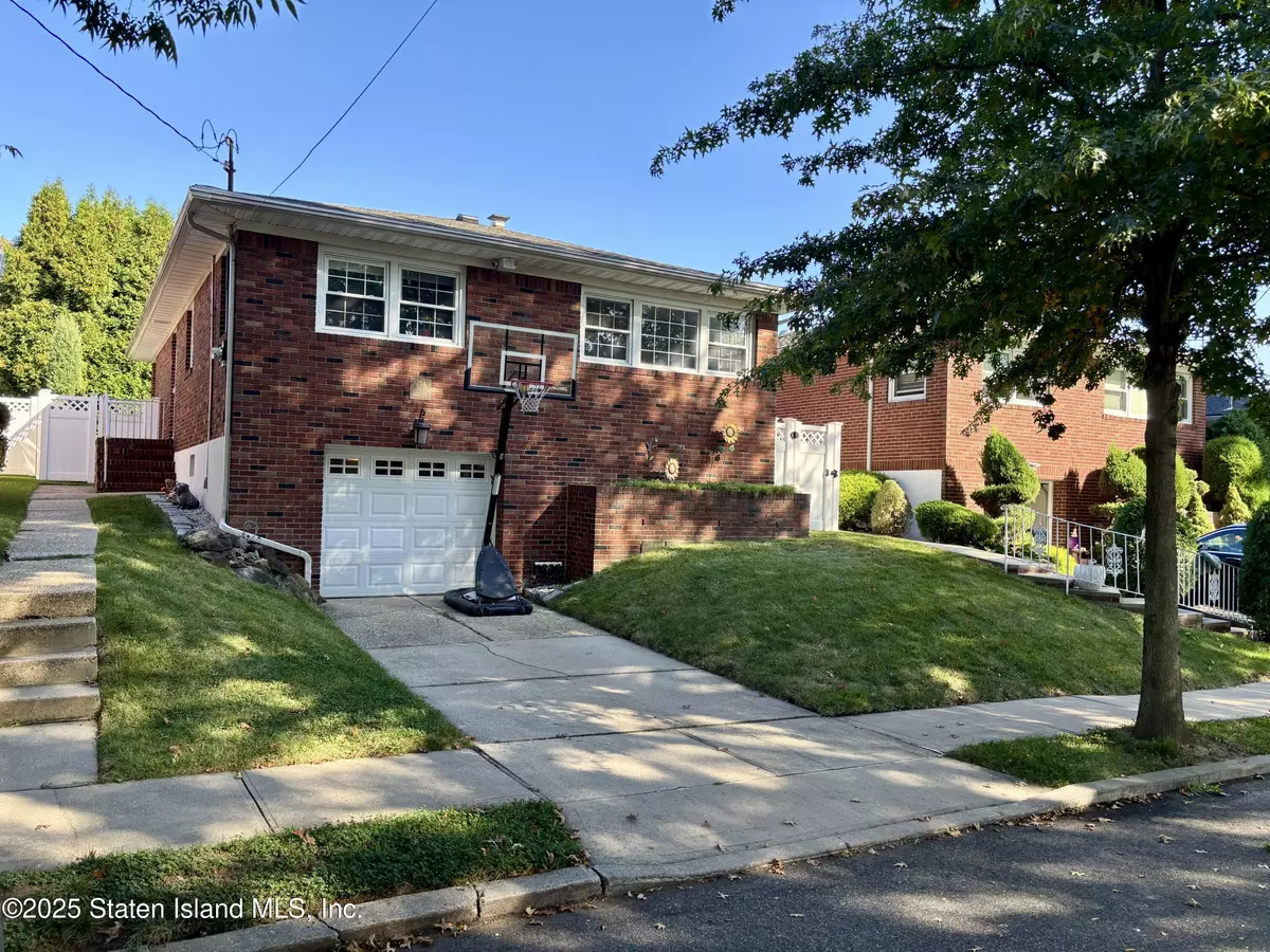 Staten Island, NY 10310,751 Oakland AVE