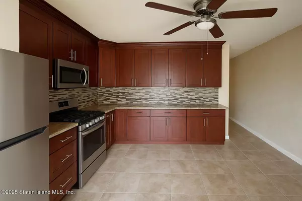 Staten Island, NY 10305,202 Chestnut AVE