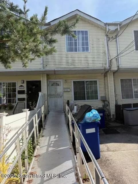202 Chestnut AVE, Staten Island, NY 10305