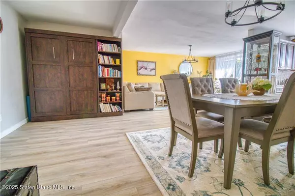 Staten Island, NY 10306,145 Lincoln AVE #2f