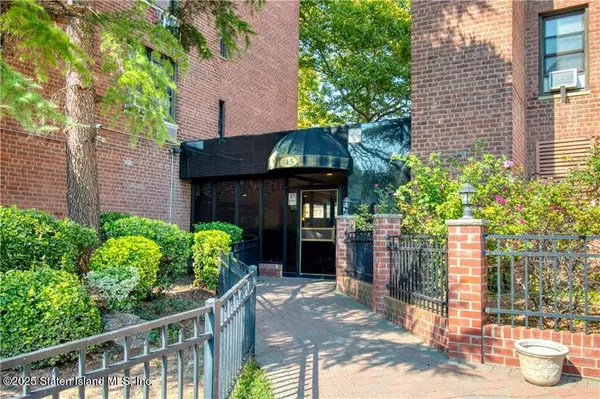 Staten Island, NY 10306,145 Lincoln AVE #2f