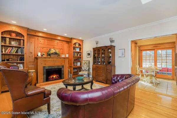Staten Island, NY 10306,122 Prescott AVE