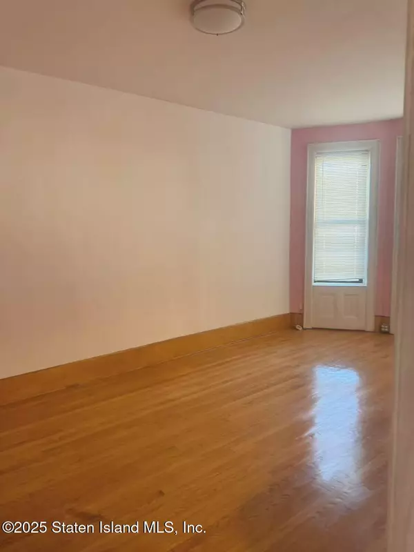Brooklyn, NY 11209,349 87 ST
