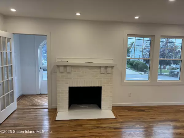 Staten Island, NY 10310,677 Bement AVE