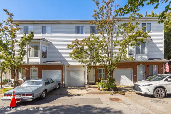 263 Jamie Lane LN, Staten Island, NY 10312