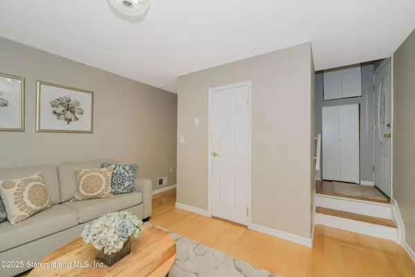 Staten Island, NY 10312,149 Crossfield AVE