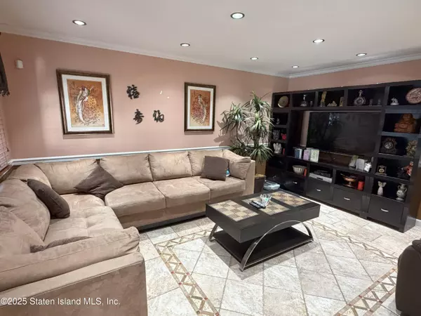 Staten Island, NY 10314,41 Mcdivitt AVE #A