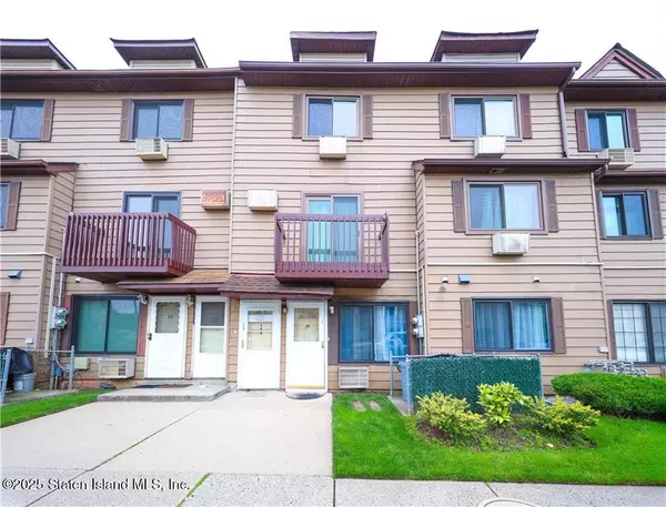 26 Gardenia LN #95, Staten Island, NY 10314