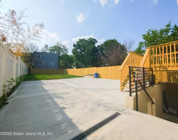 Staten Island, NY 10304,334 Van Duzer ST