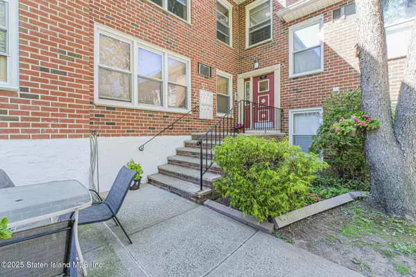 Staten Island, NY 10308,485 Armstrong AVE #D3