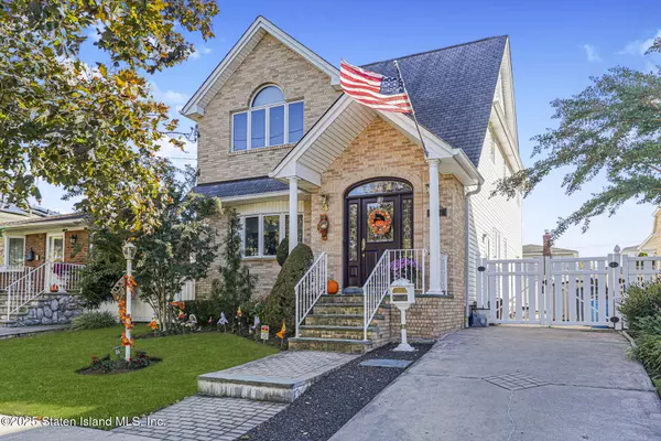 Staten Island, NY 10306,174 Barbara ST