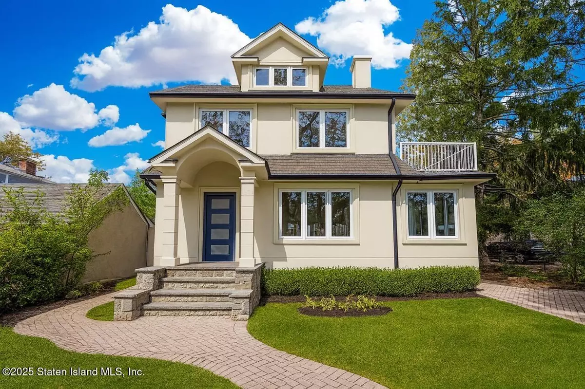 Staten Island, NY 10305,55 Wadsworth RD