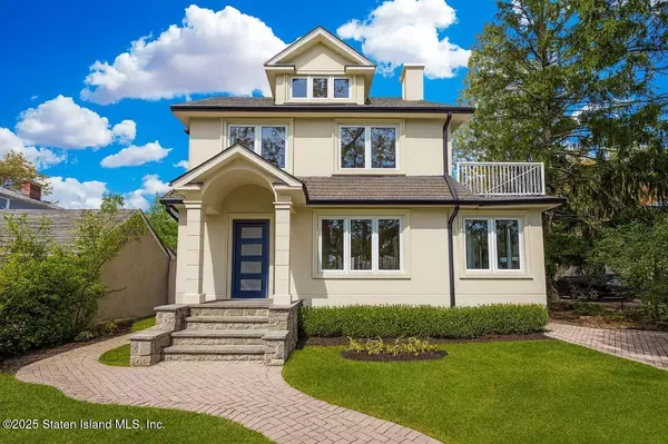 55 Wadsworth RD, Staten Island, NY 10305