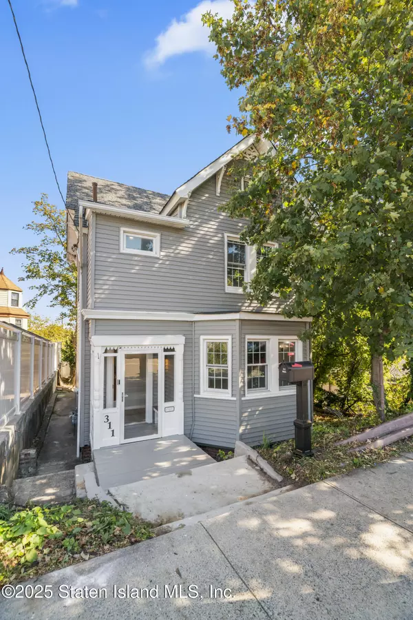 311 Tompkins AVE, Staten Island, NY 10304