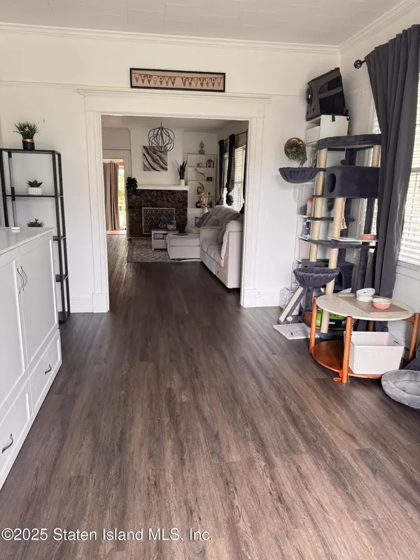 Staten Island, NY 10306,109 Saint Stephens PL