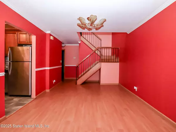 Staten Island, NY 10306,264 Timber Ridge DR