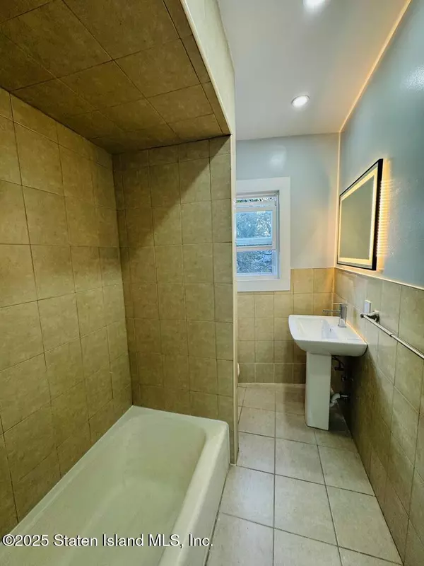 Staten Island, NY 10304,578 Richmond RD