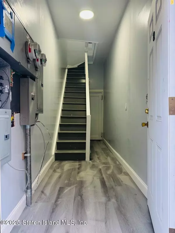 Staten Island, NY 10304,578 Richmond RD