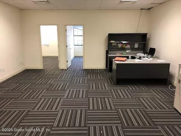 Staten Island, NY 10314,4366 Victory BLVD