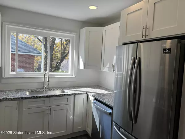 Staten Island, NY 10301,55 Purcell ST #2